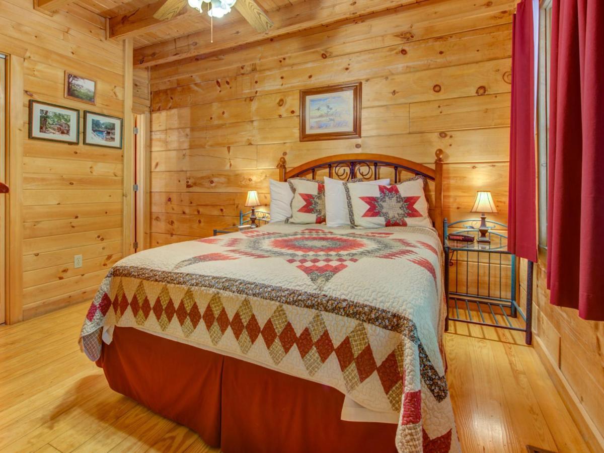 جاتلينبرج Bear Tracks, 2 Bedrooms, Hot Tub, Fireplace, Wifi, Jetted Tub, Sleeps 6 المظهر الخارجي الصورة