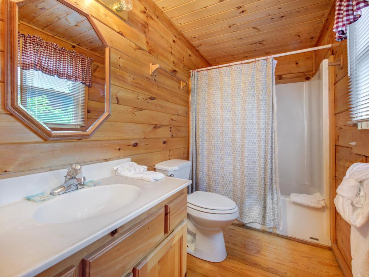 جاتلينبرج Bear Tracks, 2 Bedrooms, Hot Tub, Fireplace, Wifi, Jetted Tub, Sleeps 6 المظهر الخارجي الصورة