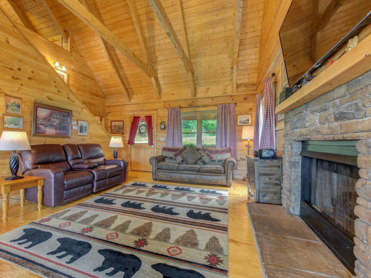 جاتلينبرج Bear Tracks, 2 Bedrooms, Hot Tub, Fireplace, Wifi, Jetted Tub, Sleeps 6 المظهر الخارجي الصورة