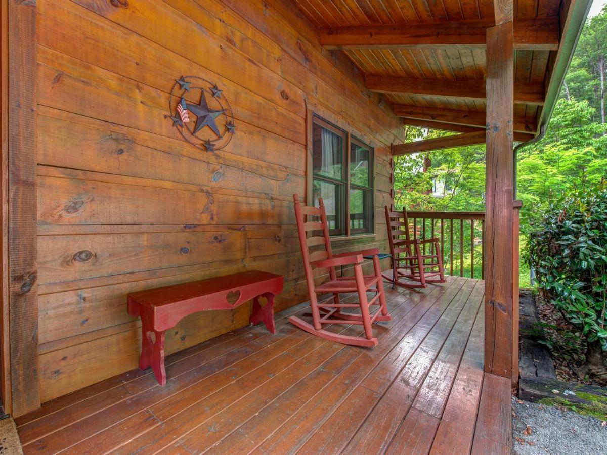 جاتلينبرج Bear Tracks, 2 Bedrooms, Hot Tub, Fireplace, Wifi, Jetted Tub, Sleeps 6 المظهر الخارجي الصورة