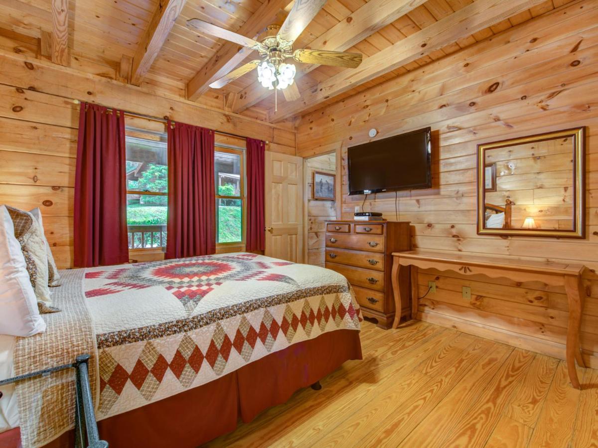 جاتلينبرج Bear Tracks, 2 Bedrooms, Hot Tub, Fireplace, Wifi, Jetted Tub, Sleeps 6 المظهر الخارجي الصورة