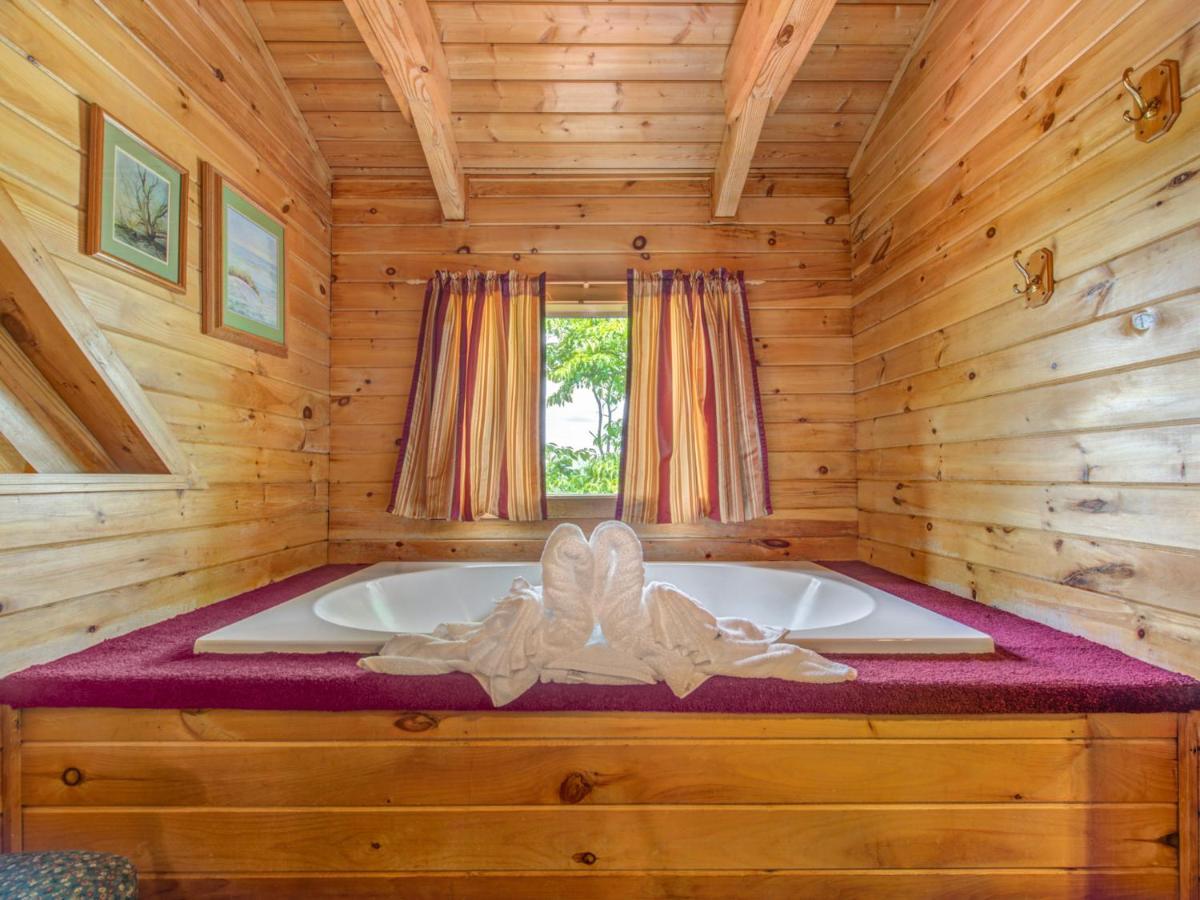 جاتلينبرج Bear Tracks, 2 Bedrooms, Hot Tub, Fireplace, Wifi, Jetted Tub, Sleeps 6 المظهر الخارجي الصورة